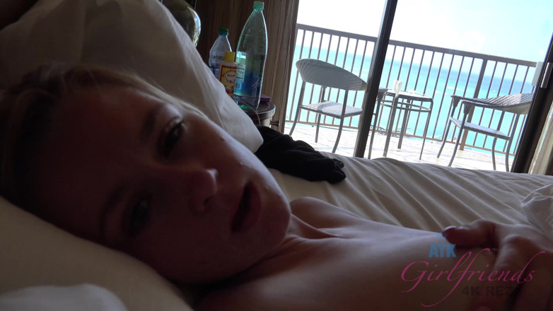 ATK Fans (Girlfriends): Vacanze virtuali in hawaii con kenzie kai parte 3