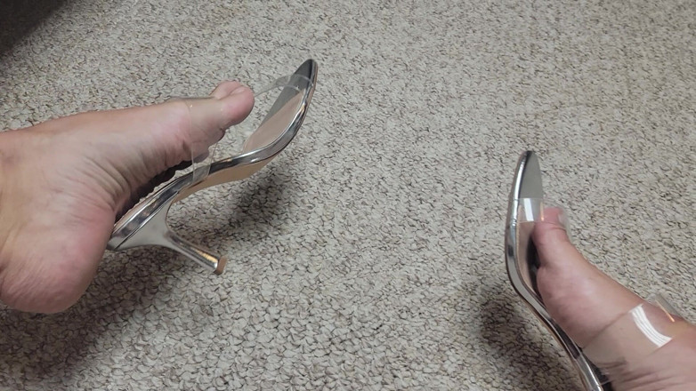 Feet Lover: Topuklu ayakkabılar ve boşalma!