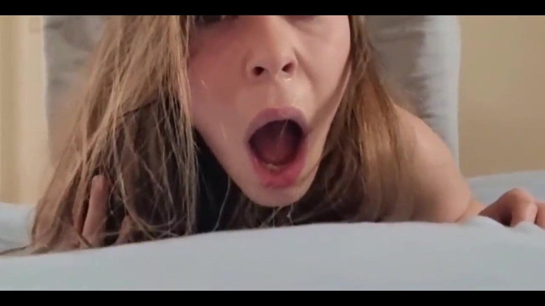 Holycandy: Šukám souseda, aby mi dal nákup měsíce