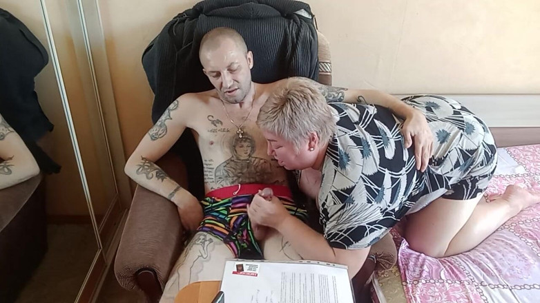 Zona901: Madrasta chupa e masturba meu pau 2