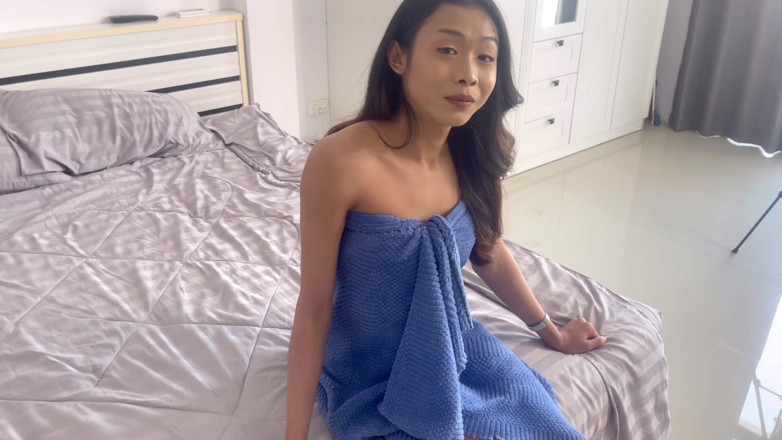 Transfindher: Lin - 19-year-old Perfect Petite Ladyboy Fucked Including Her Feet