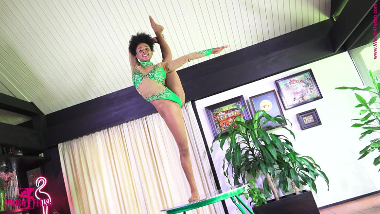 Gymnastic: アーチェリー・ウィズ・ア・ディファレンス
