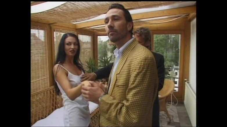 MMV films - The Original: Dvojitá penetrace a výstřik do zadku a do úst dvou velkých...