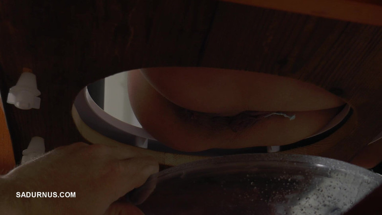 Sadurnus: La Señora Tatjana Necesita Orinar