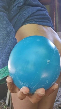 처음으로 팽창식 애널 볼을 사용