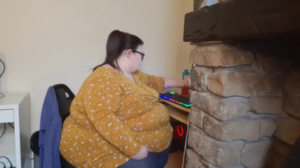 SSBBWLadyBrads: Быть самой жирной девушкой на работе - настоящая борьба