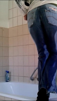 Yasmin memancut mani seluar jeans! Mess Explosion