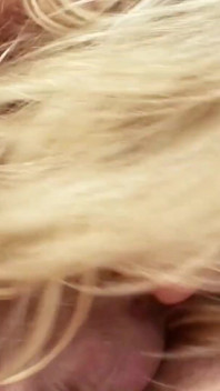 Blonďatá MILF tajně nechá svého švagra ji tvrdě šukat do zadku