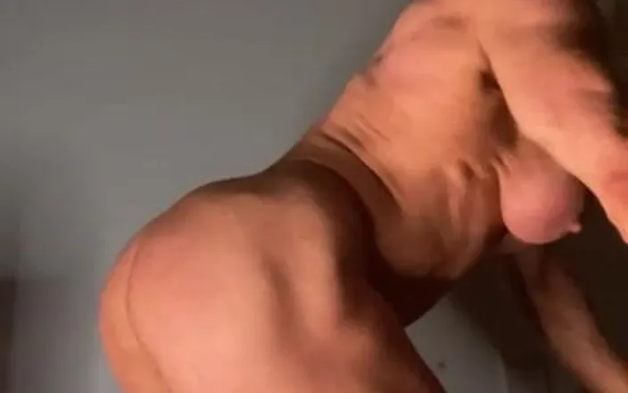 Lisa Cross: Muscle Queen