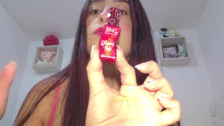 alexia twerk videos: वह मेकअप सिखाती है लेकिन वह कुछ छुपा रही है