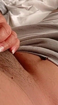 Sesso orale con la mia vicina di casa troia matura traditrice
