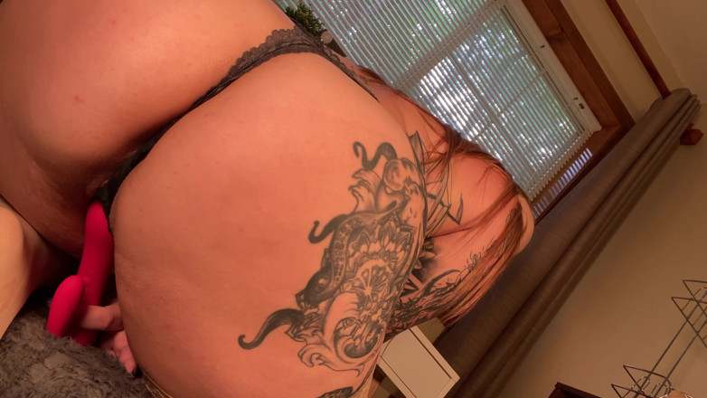 ChandlerKnight: Squirting in a Grey Lace Thong