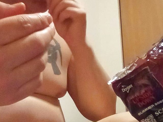 Eating Doritos and Drinking Tea Naked (Risky net media)
