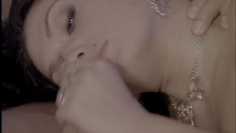 Inthe MILF room: Bu Kız MILF Tarafından Yalandı Sonra Güzel Bir Penis Sıçtırdı