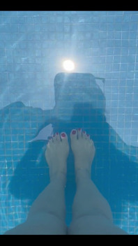 I Want a Foot Massage at the Pool
