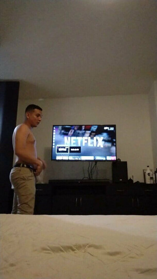 Tomas Styl: Latinoameričan ukazuje své nohy po 12 hodinách práce na slunci