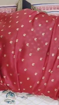 Bini baru berkahwin yang cantik Beromen Saree & Mengongkek Video HD Penuh