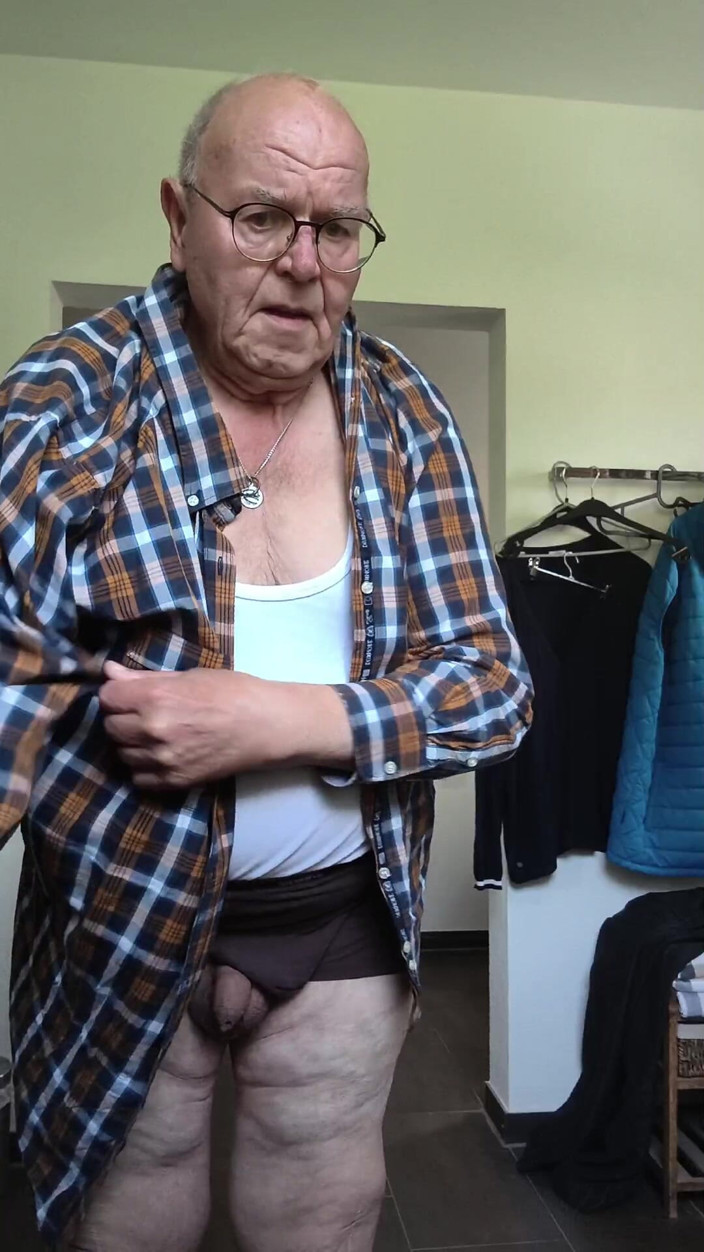 Karlchengeil: Dressing up