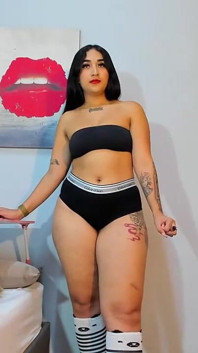 Latina dengan pantat besar mahu dikongkek oleh peminat