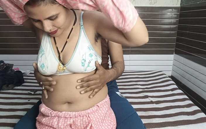 Pyaripooja22: Bhabhi desi yang cantik berkongkek secara rahsia dengan abang iparnya.