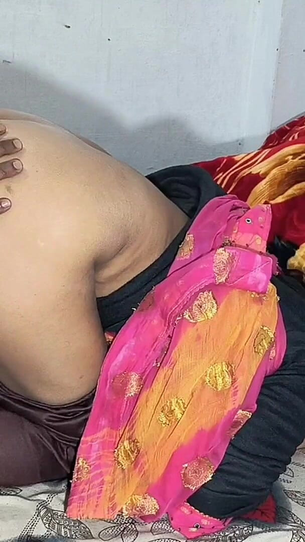bhabhi_anjali: Krásná indická Bhabhi s velkými prsy Šukání zezadu a stříkání na...