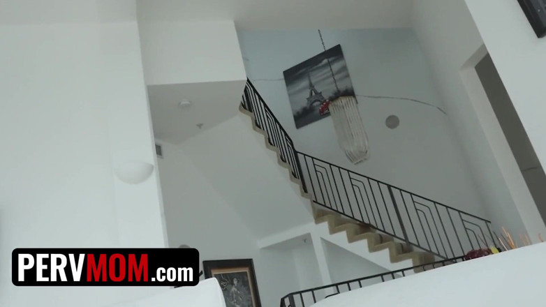 PervMom: PervMom - eine sündige stiefmutter fickt seinen stiefsohn mit dem schwanz...