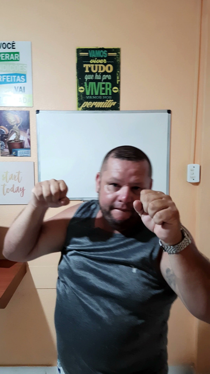 Punchbagplz: Bulldozer Fighter mendominasi awak