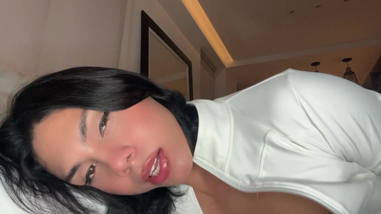 Marine Laveau: Meerdere orgasmes! Non-stop spuiten! echt zelfgemaakt!