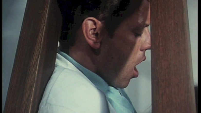 Inhonorof porn: Il Y a Ceux Qui Sont Dans La Piscine Et...