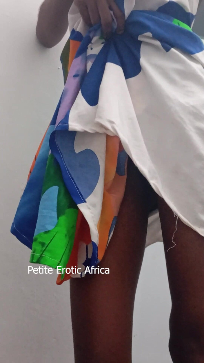 Petite Erotic Africa: Küçük lovet'ta sıkı delikler