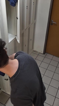 Dos tíos se follan y se hacen sexo oral en la sauna