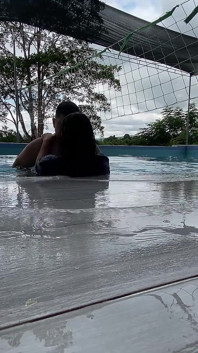 Seks berisiko di kolam renang terbuka