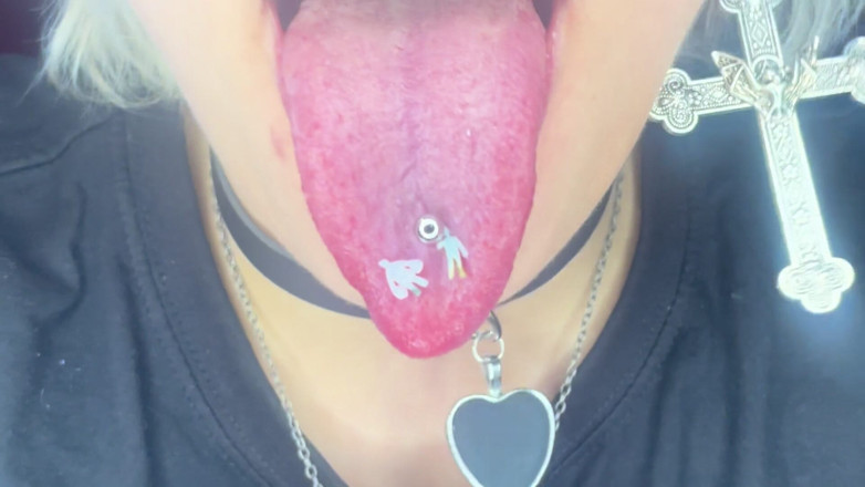 Glitterqueen1999: 내 스무디에 몰래 들어가는 작은 남자 2명! 거대한 자지 삼키기