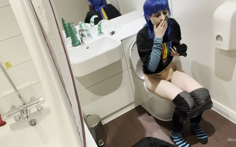 Hotel Toilet Cam (Alice Bean)
