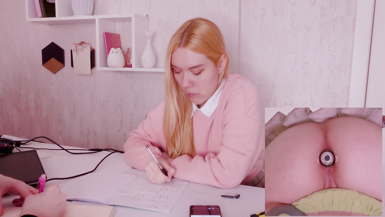 Estie Kay: J’aide ma demi-sœur à faire ses devoirs, mais elle est trop...