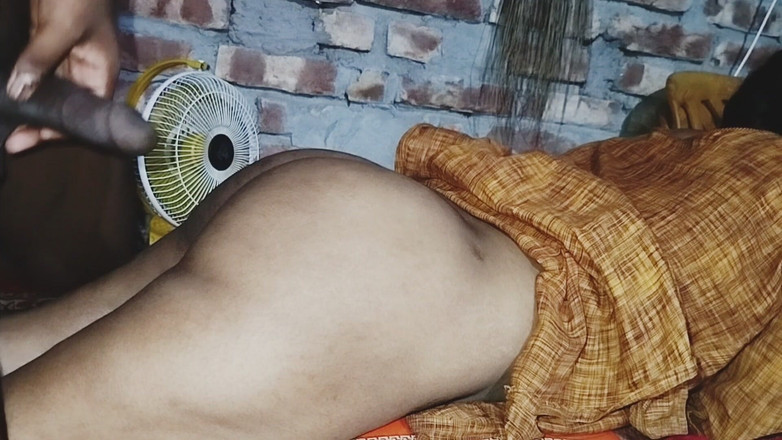 Deshi women: Bhabhi ki doggystyle-video
