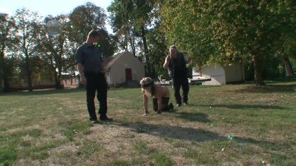 Absolute BDSM films - The original: BDSM venku se zralým otrokem