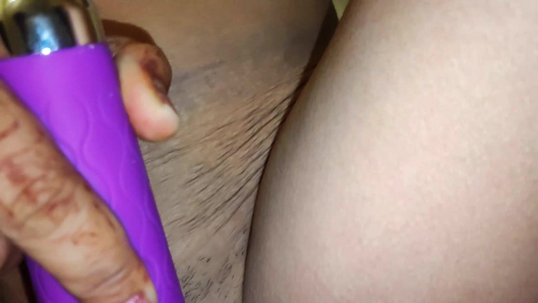 StreetPalyBoy: Neha, hindi, première fois, chatte dans une éjaculation de vibretor sur...