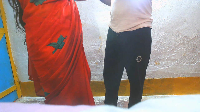 Busty Banuu: 丰满的胸部红色纱丽嫂子被姐夫啪啪啪