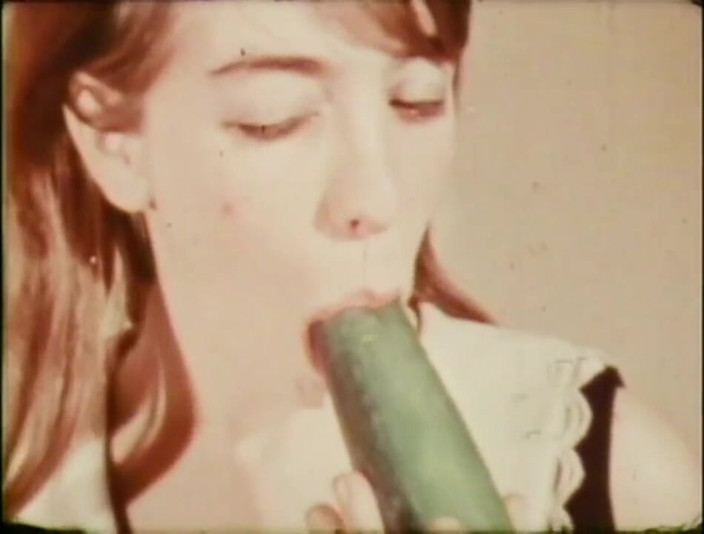 Vintage Usa: Sweet young vintage girl take a big cock