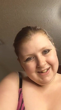 Personnalisé, ta petite bite adore mon décolleté