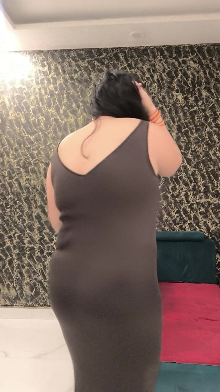 Puja555: Puja Bhabhi Si hraje s velkými prsy