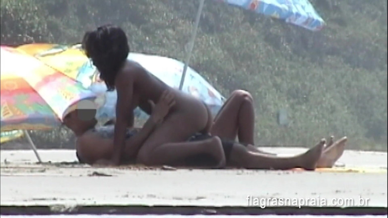 Amateurs videos: I got a blowjob in the middle of the beach