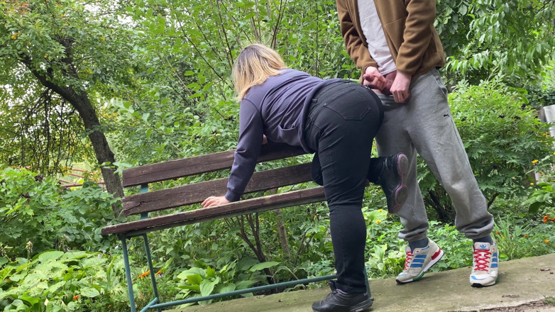 OurFetishLife: Cum on big ass MILF in jeans in the park