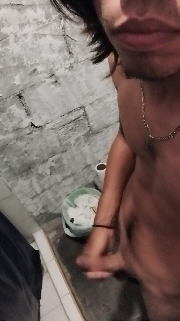 AlexAlejandro13: You Want to See Me Naked