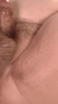 Je me masturbe avec de la crème liquide
