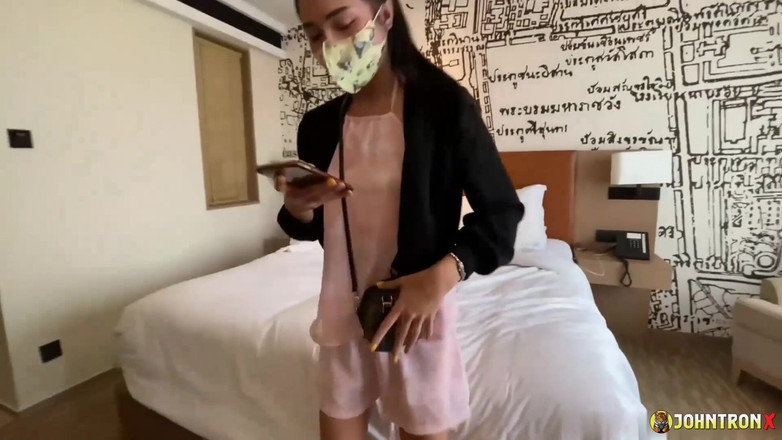 John Tron X: Johntronx - pizda ei păroasă a fost futută pe fotoliu și pe...