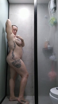 Jade Shower & Shave