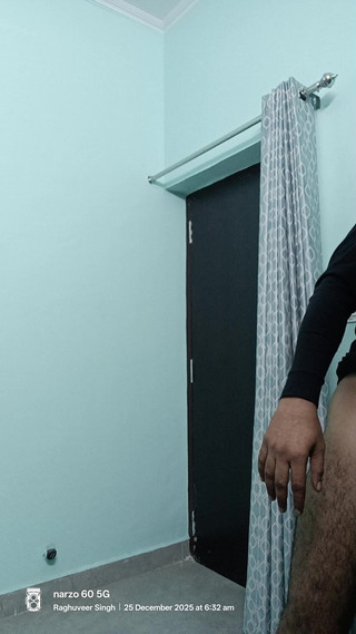 Rajasthani-old-lover: Uomo indiano di desi si gode la doccia e spettacolo...