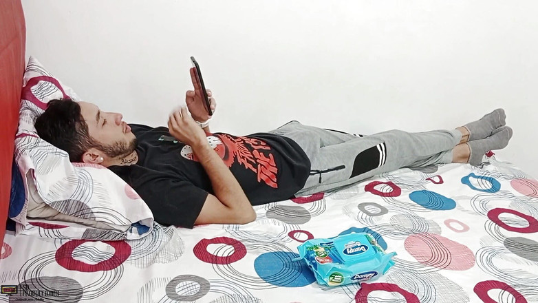 Vayolet: Velmi nadržené nevlastní bratrové nakonec šukají doma sami - porno ve španělštině